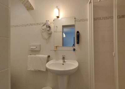 Salle de bain - Chambre double supérieure - chambre n°22